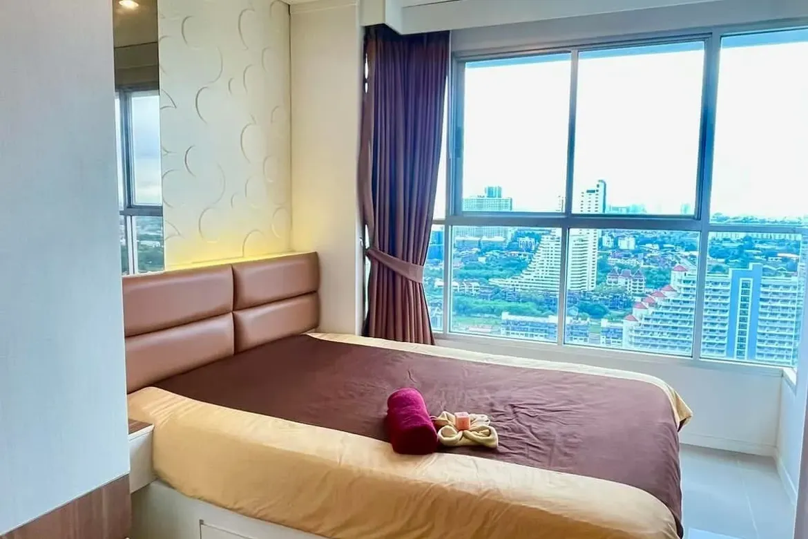 LUMPINI SEAVIEW interior photograph 4
