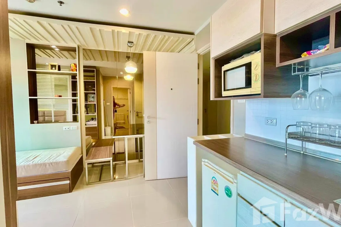 LUMPINI SEAVIEW interior photograph 5