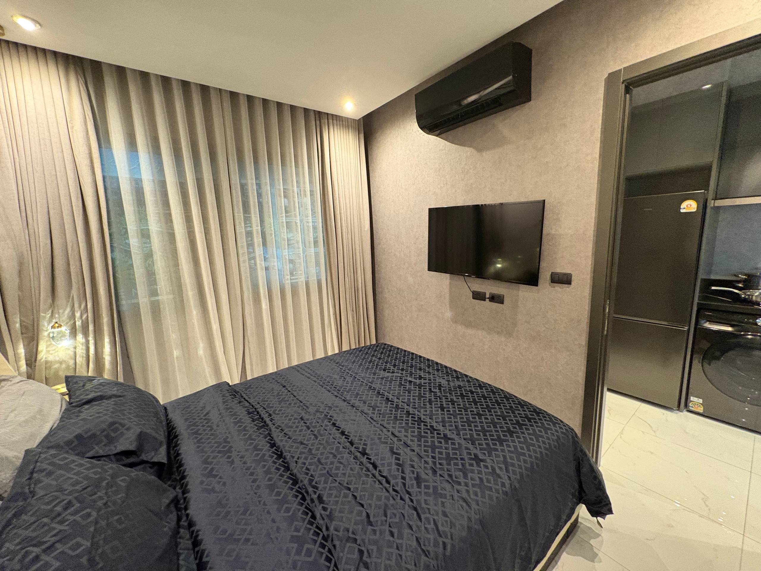 ZENITH interior photograph 5